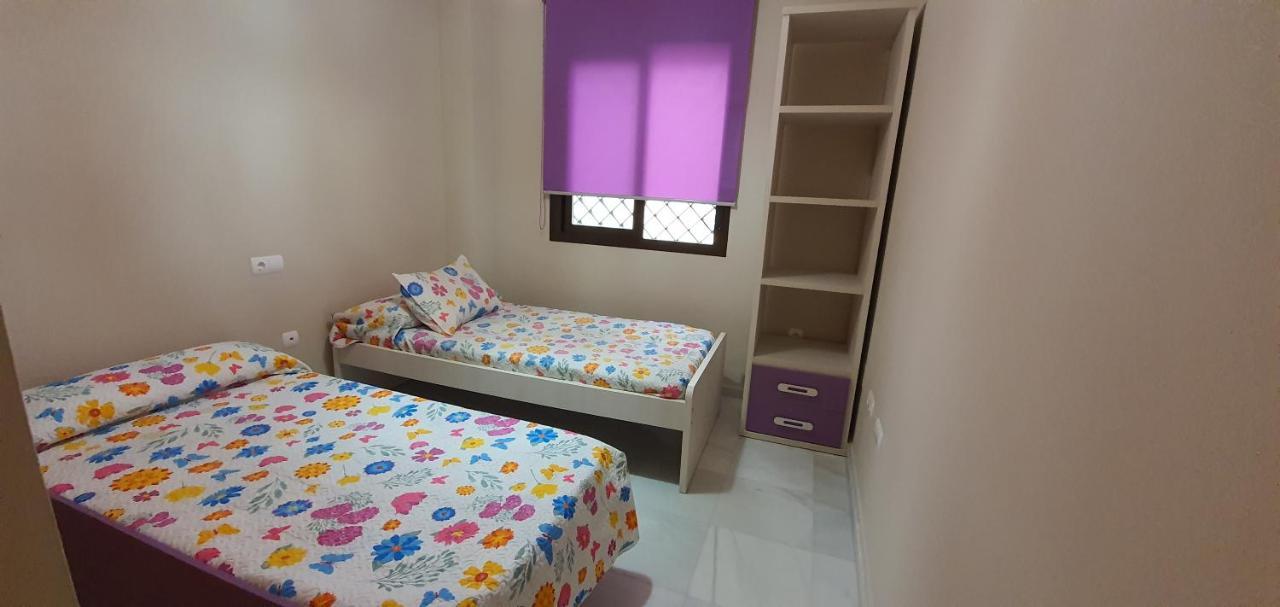 Apartamento Ciudad De Rota Luaran gambar