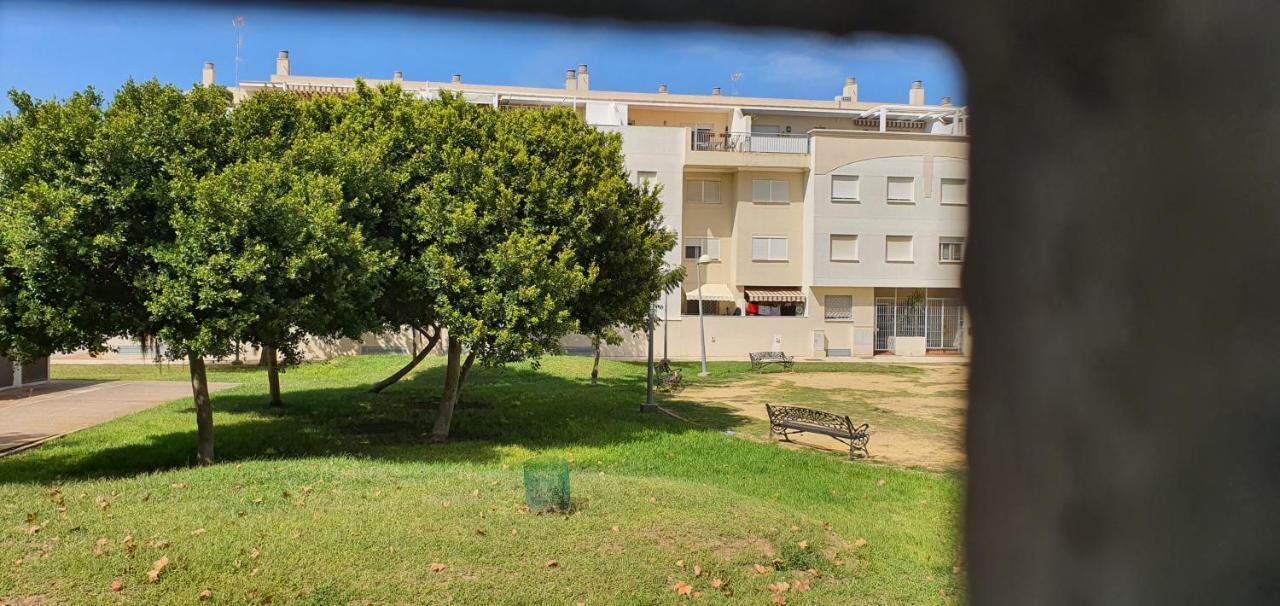 Apartamento Ciudad De Rota Luaran gambar